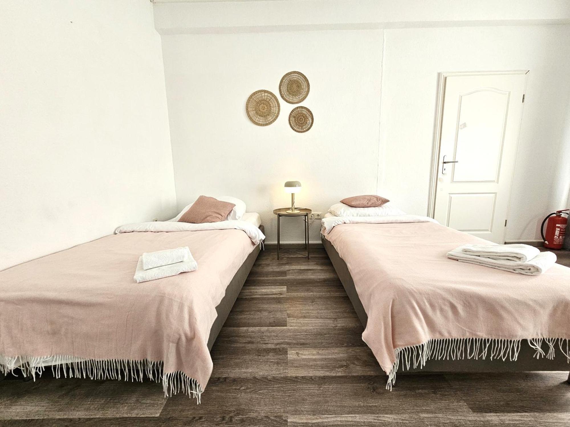 Spacious House Dusseldorf Phòng bức ảnh